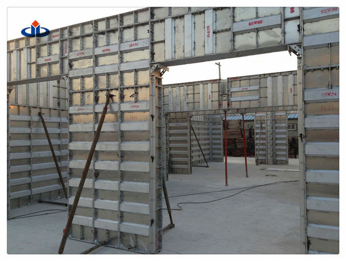 Bina Kalıp Çelik İskele Sistemleri Alaşım 6061 T6 Gümüş Alüminyum İskele Paneli Döşeme
